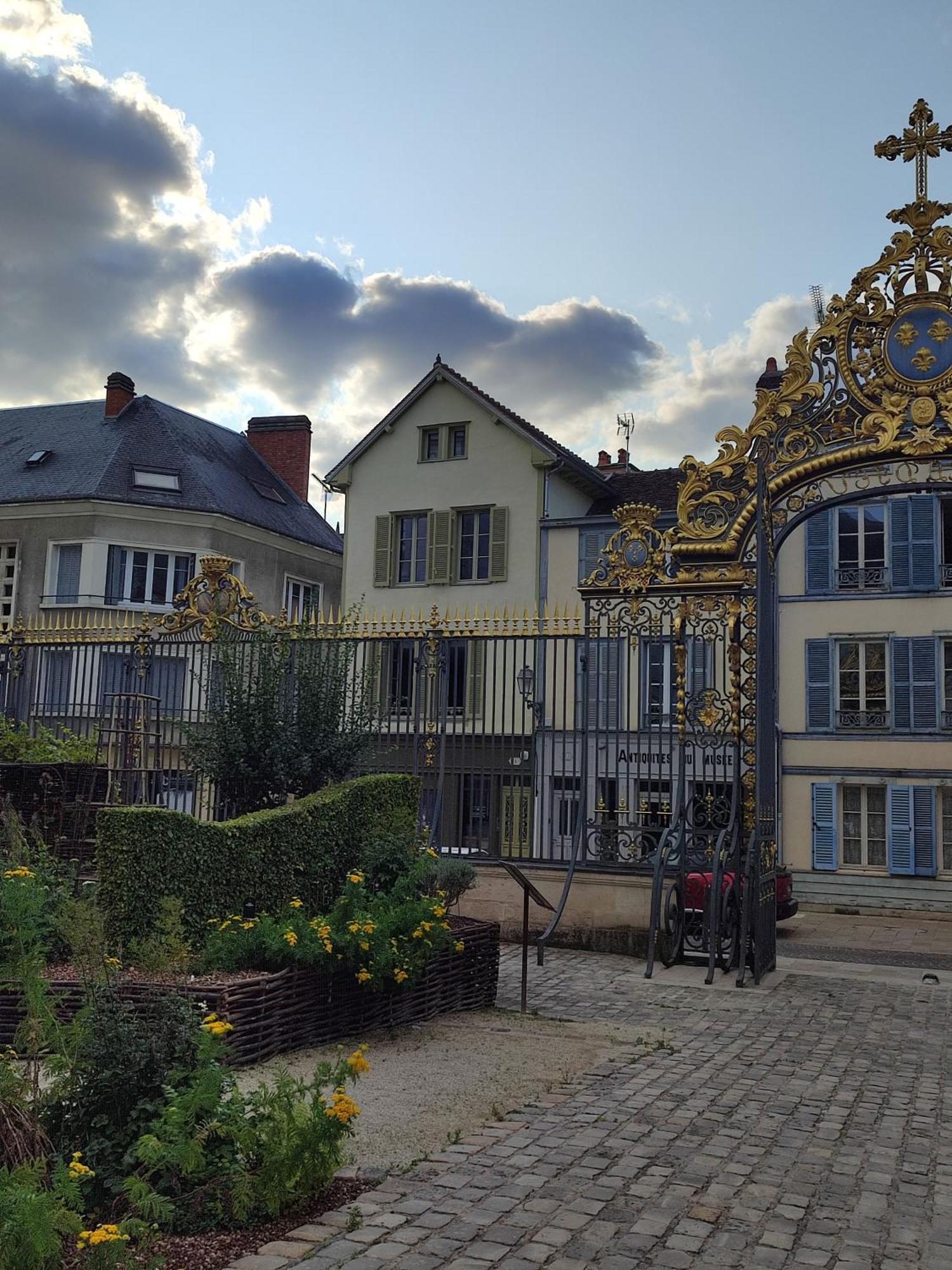 Appartement Cosy Tout Confort Troyes Exterior photo